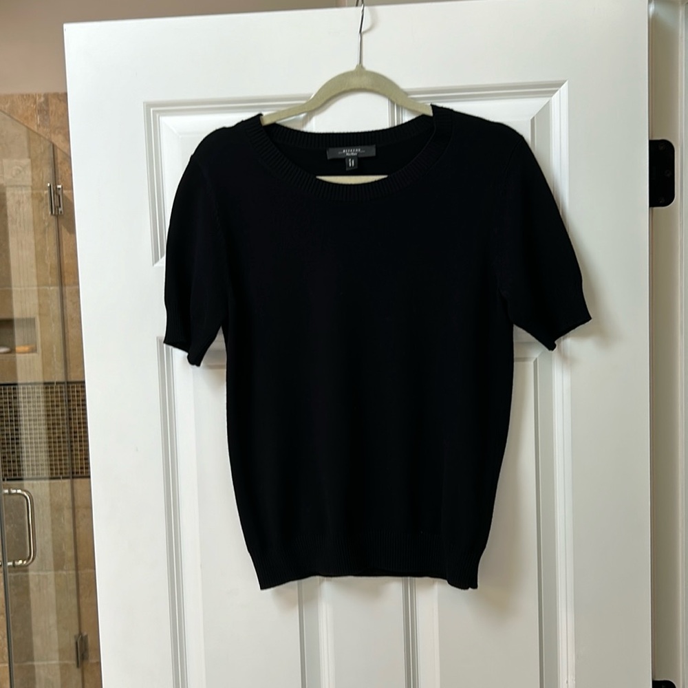 Weekend MaxMara black knit short sleeve sweater. Size M
